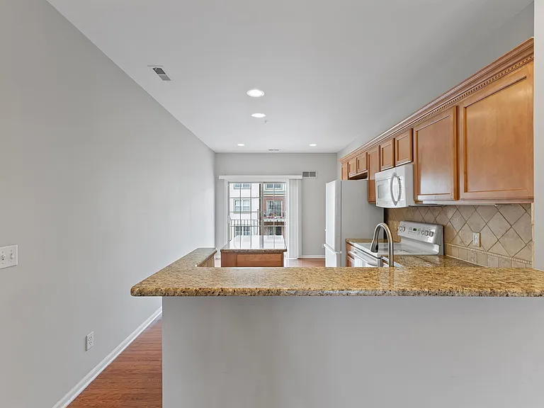 3091 Camden Dr — Photo 12