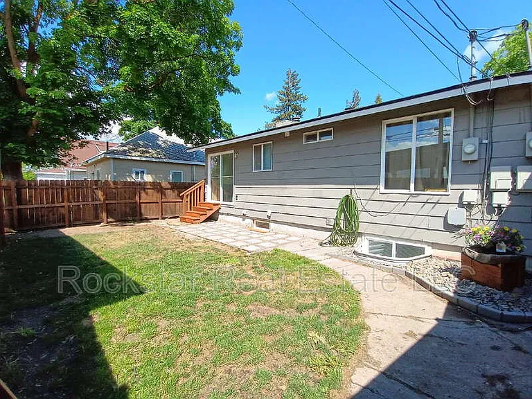 702 E Bridgeport Ave — Photo 21