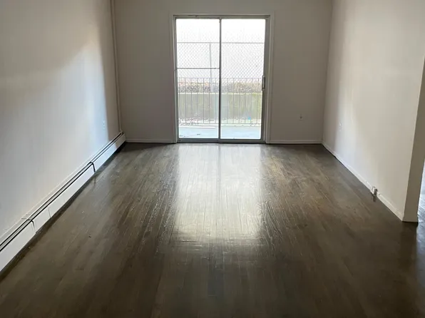 44 Willow Rd W APT 1B, Staten Island, NY 10303