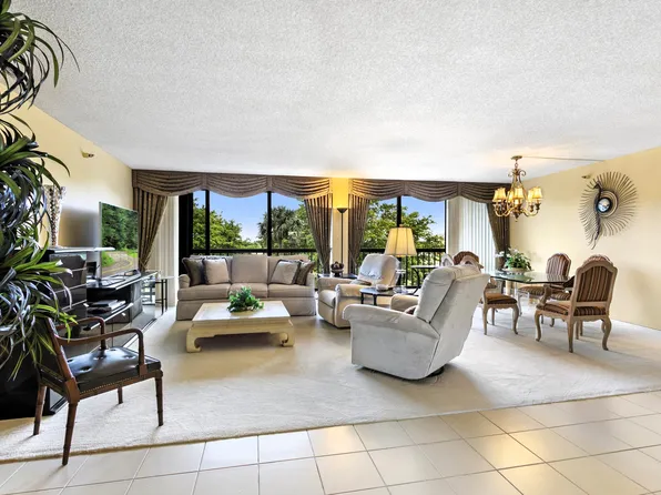 2480 Presidential Way #403, West Palm Beach, FL 33401