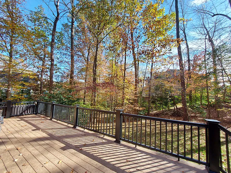 125 Woodmere Ct — Photo 39