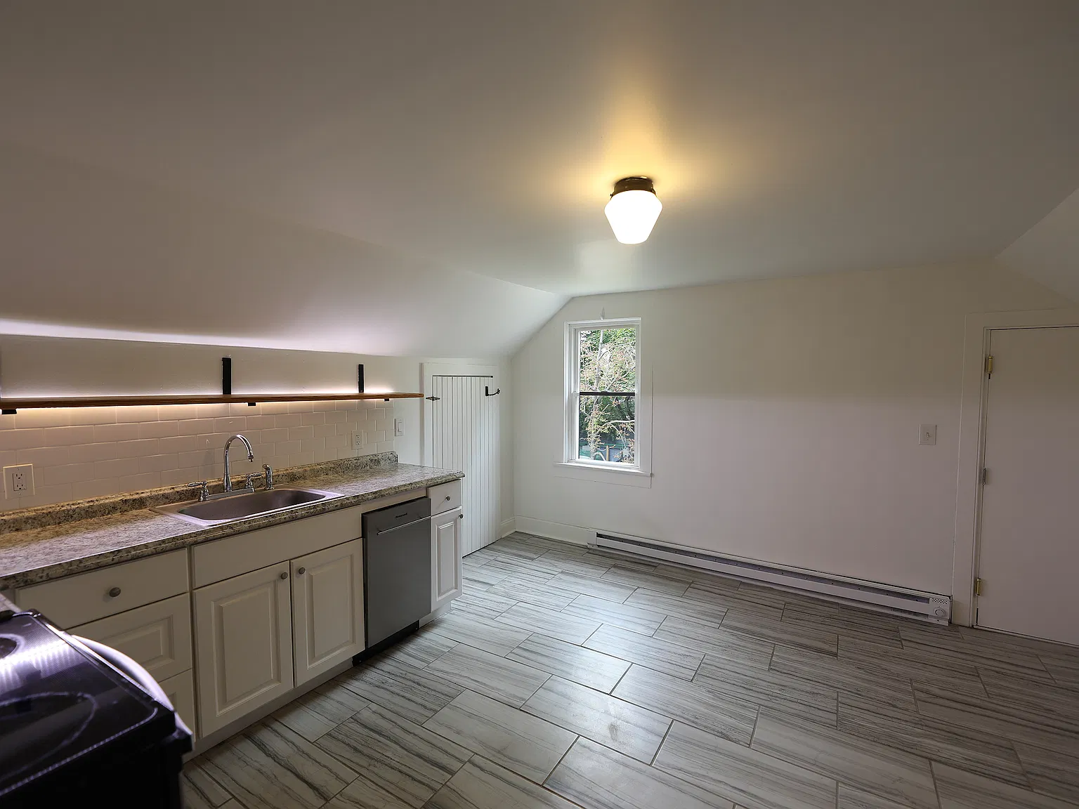 1 bed, 700 sqft, $1,500 — Photo 2