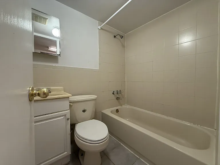 5835 Mount Vernon Dr — Photo 12
