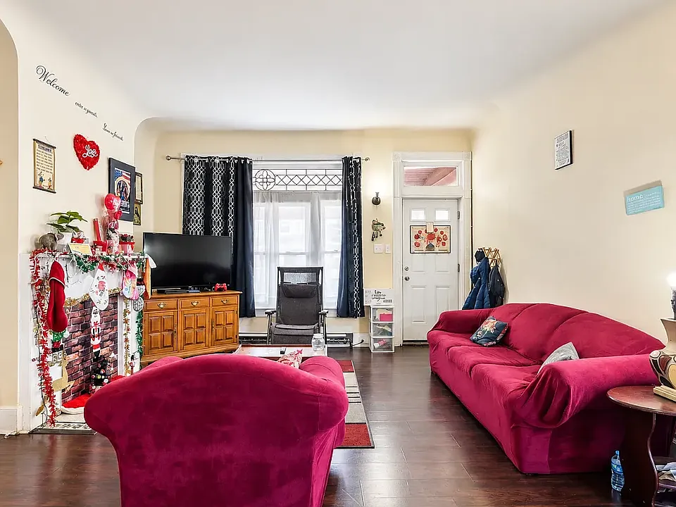 6 General Greene Ave