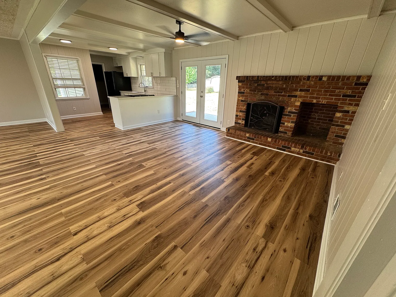3 bed, 1396 sqft, $1,975 — Photo 4