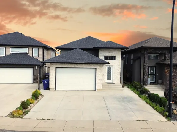 239 Bentley Court, Saskatoon, SK S7L 6L4