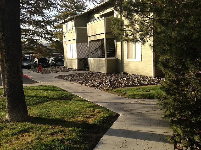 Rockwood Apartments — Photo 6
