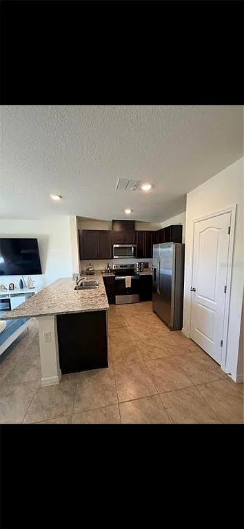 3 bed, 2.5 bath, 1464 sqft, $2,050 — Photo 4