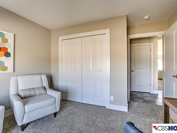 3rd image of 3045 Lakeside Dr