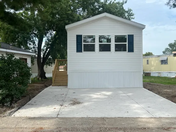 11956 Holiday Cir #123, Demotte, IN 46310