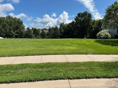 832 Forest Edge Dr, Jordan, MN, 55352