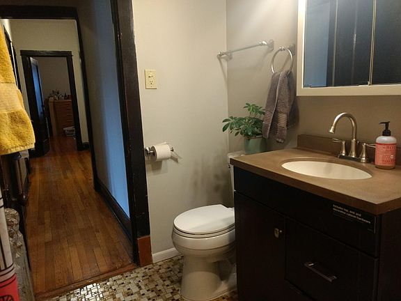 4th image of 856 N Oakley Blvd APT 3