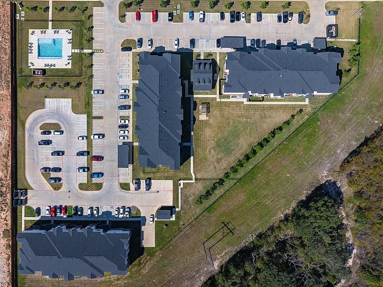 Burnett Trail Apartments — Photo 20