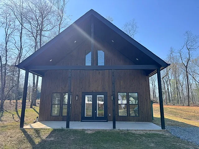 424 Fowler Rd — Photo 1