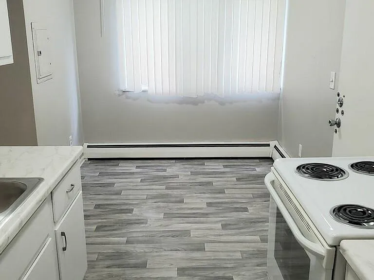 406 Burbank Dr #70 — Photo 2