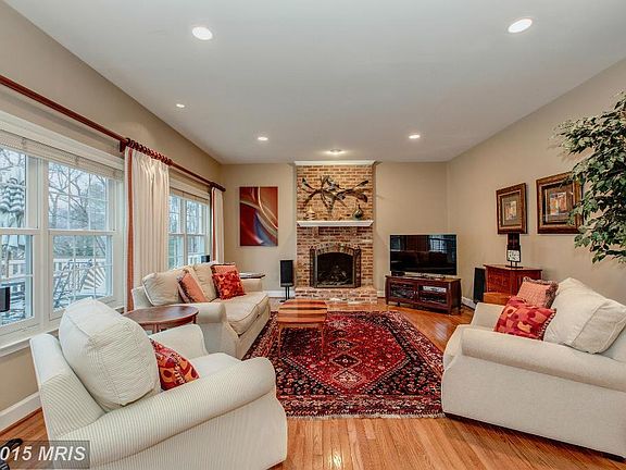 5th image of 4312 Mission Ct