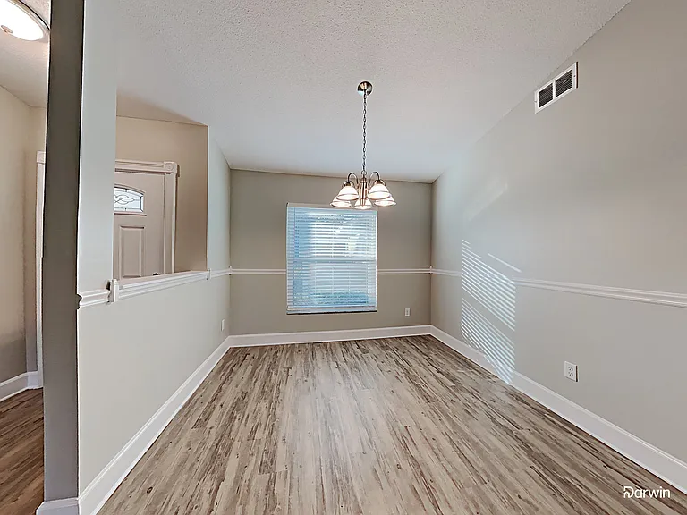 10628 Crescendo Loop — Photo 6