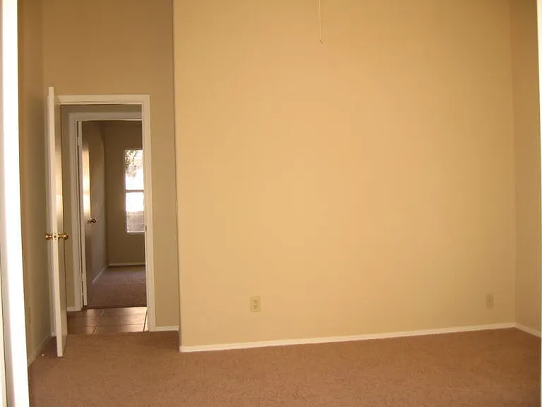 741 W Hackamore St — Photo 17