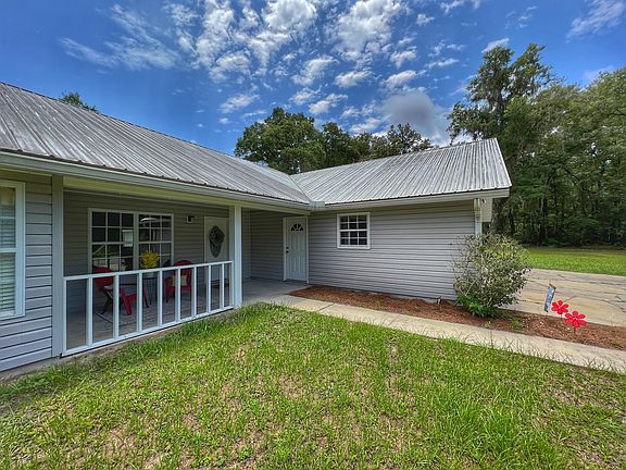 3rd image of 830 NE 399th St