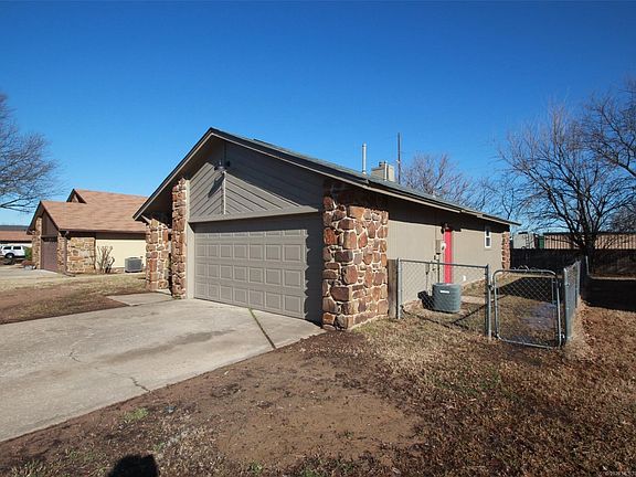 4th image of 13977 S Poplar Pl E