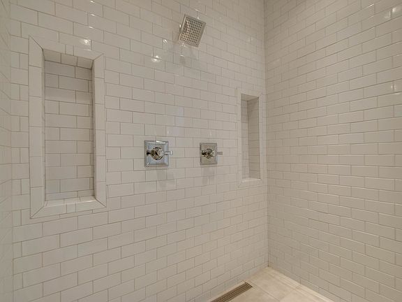 5th image of 713 S 15th St