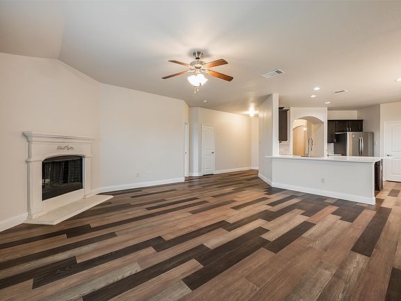 3rd image of 140 Tennyson St