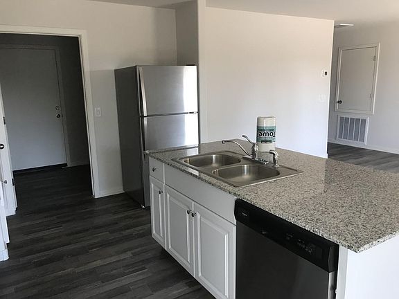 4th image of 1043 W Seminole Dr