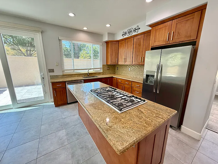 4238 Diavila Ave — Photo 15