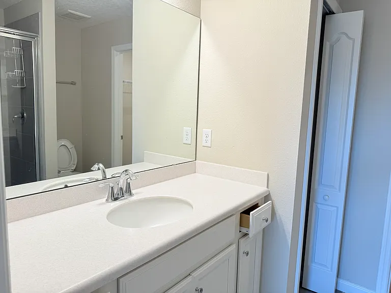 1604 Mathews Manor Dr — Photo 17