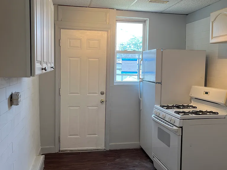1115 N Lakewood Ave — Photo 7