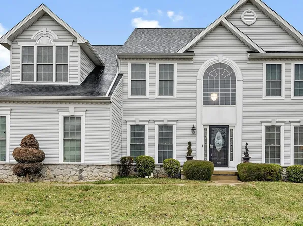 602 Glen Arbor Ct, Seven Valleys, PA 17360