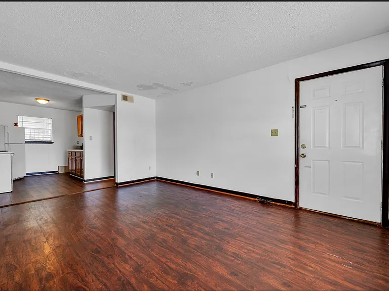 313 Beta St — Photo 6