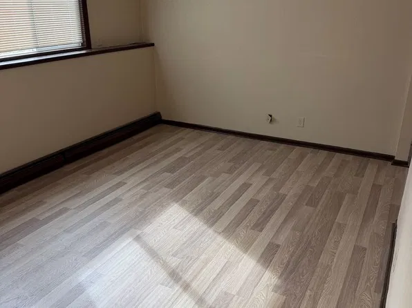 481 Sunset, 481 Sunset Dr #4, Jordan, MN 55352