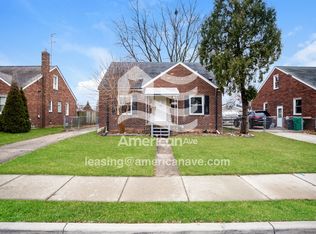 15710 Stephens Dr, Eastpointe, MI 48021