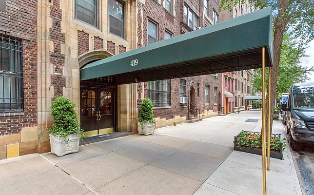 Sold by Compass | media 8