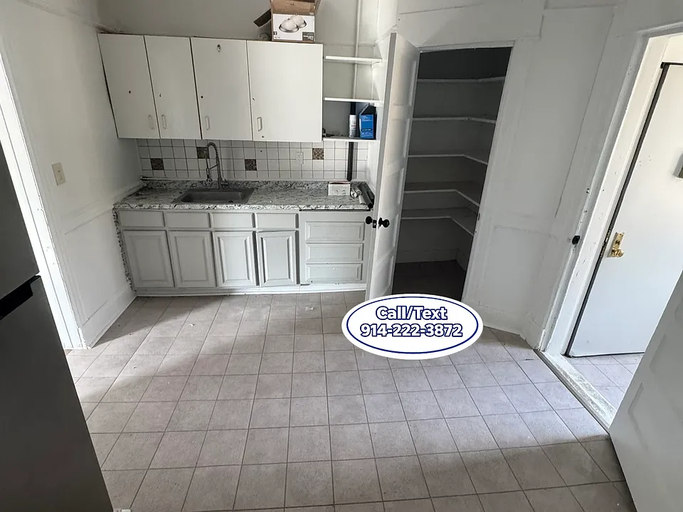 12 Riverview Pl #2R