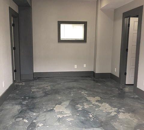 2nd image of 2211 N Pine St