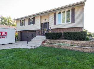 814 Sunnydale Blvd, Streamwood, IL 60107