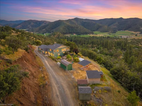 1245 W Moffett Creek Rd, Fort Jones, CA 96032