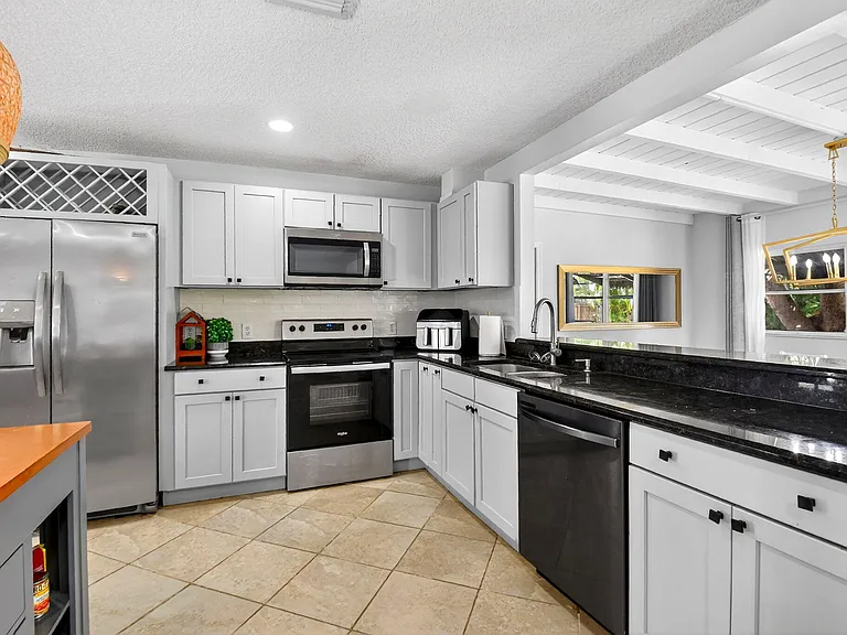 320 Riverdale Rd — Photo 17
