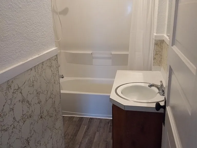 1318 Nichols Ave — Photo 6