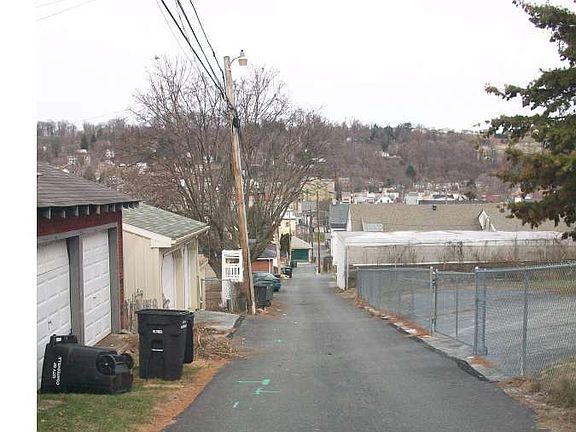 5th image of 77 S 6th Ave