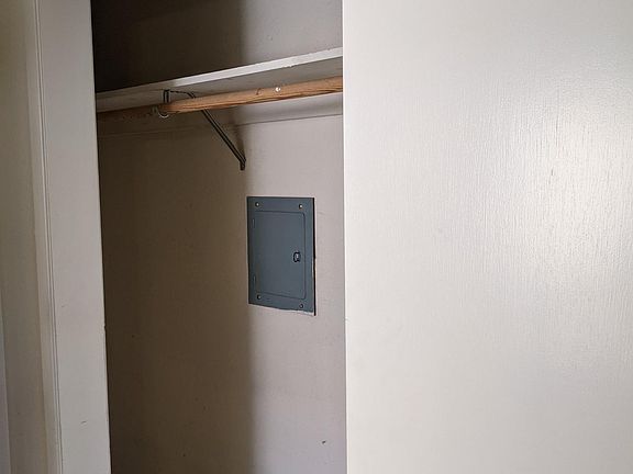 5th image of 225 Willow Ave #3