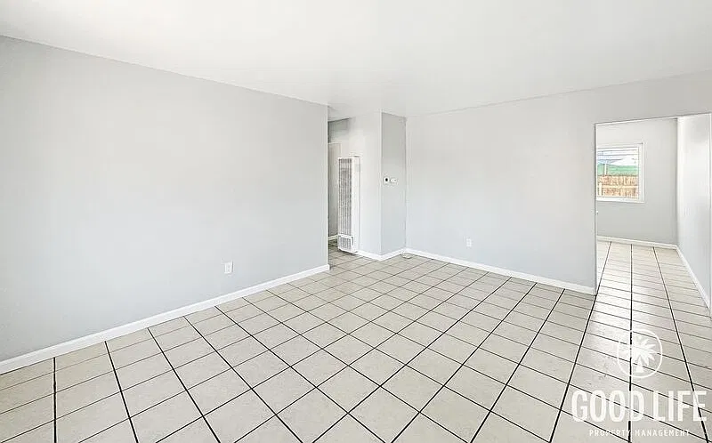 2 bed, 1.0 bath, 750 sqft, $2,595 — Photo 3