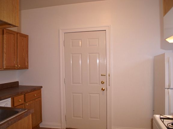 5th image of 2414 W Catalpa Ave APT 2