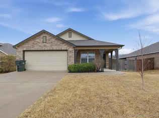 1470 W Burnham Ave, Sapulpa, OK 74066