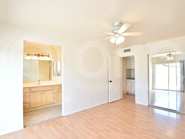 4265 E Vineyard Rd — Photo 12