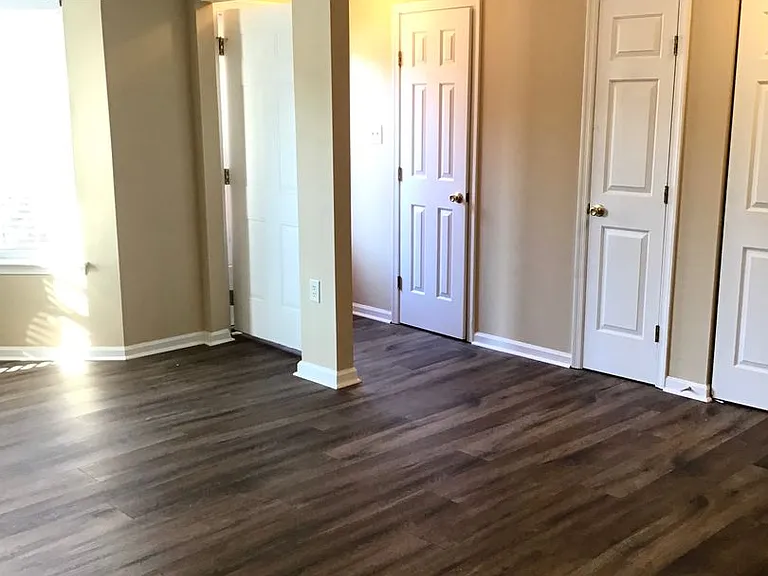 1660 Skiffes Creek Cir — Photo 3