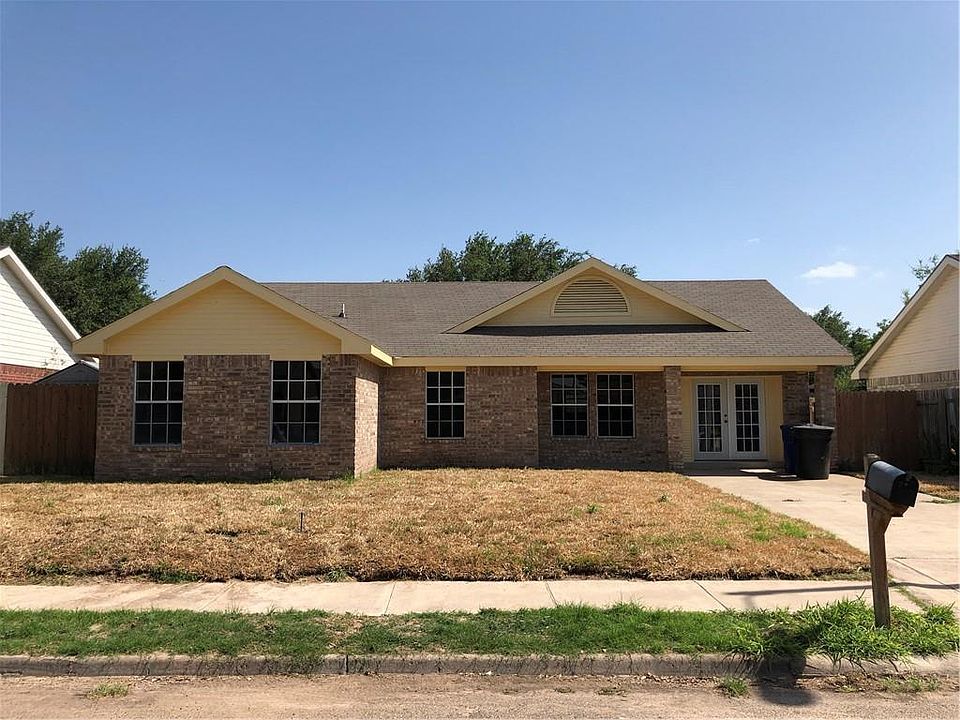 1st image of 1917 Fullerton Ave