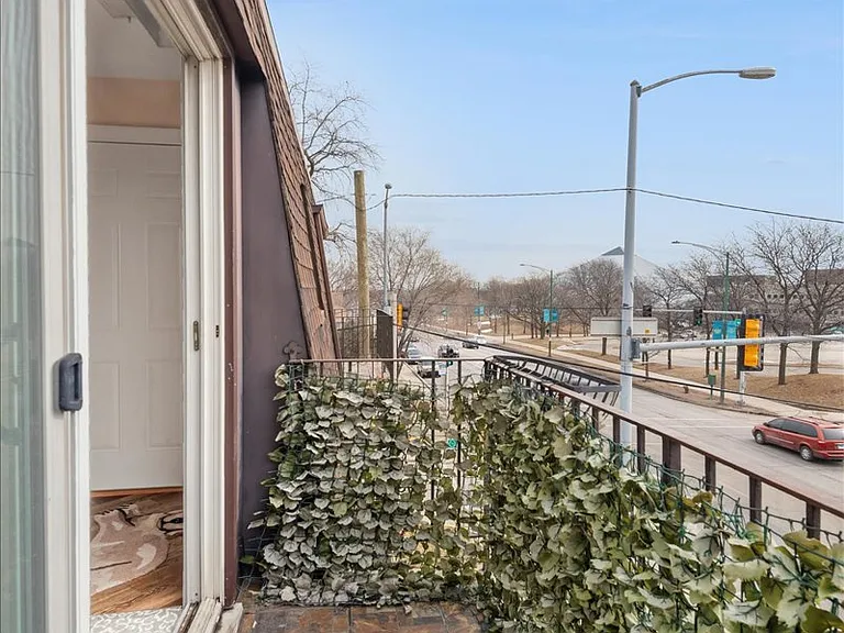 6534 W Montrose Ave #3W — Photo 17